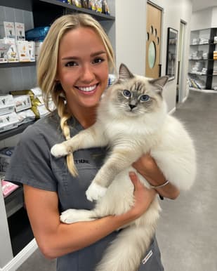 👩‍⚕️ Dr. Anna Stump —DVM, Vétérinaire consultante Velorana